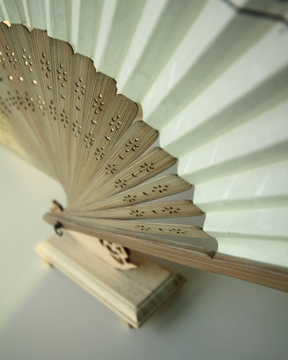 Blooms in the Wind _01